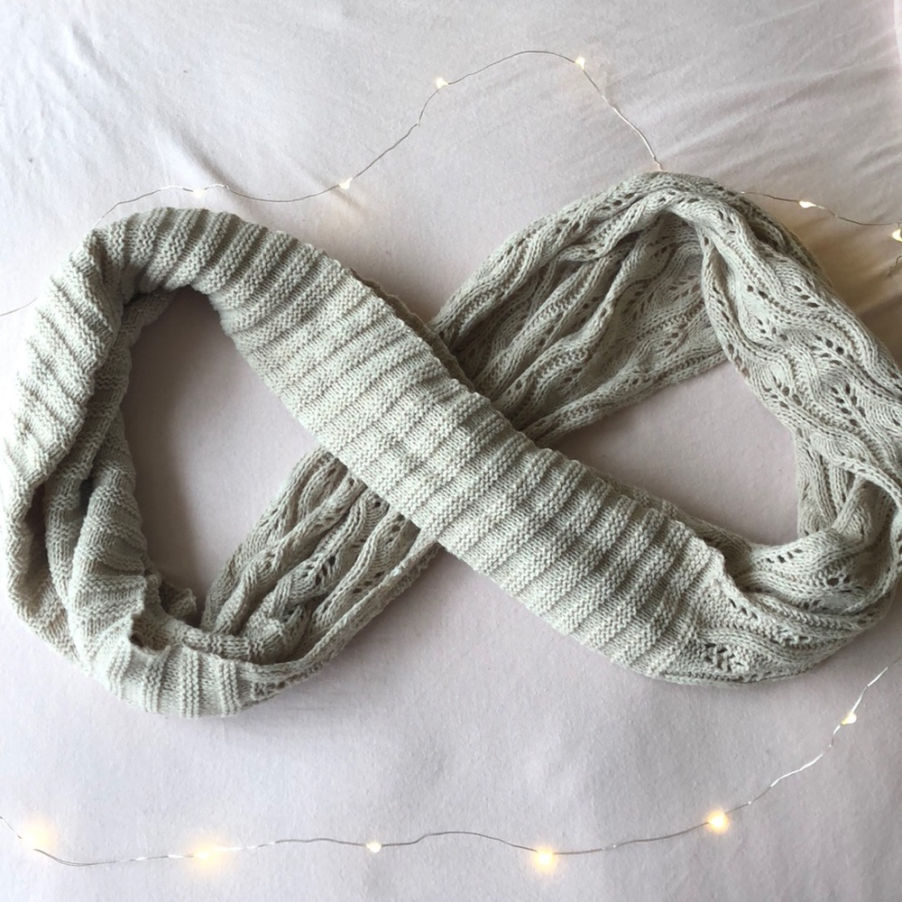 Cream, knit infinity scarf 🧣
